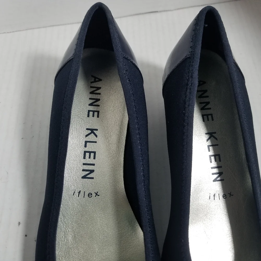 ANNE KLEIN SMALL WEDGE BLUE SHOE SIZE 6.5